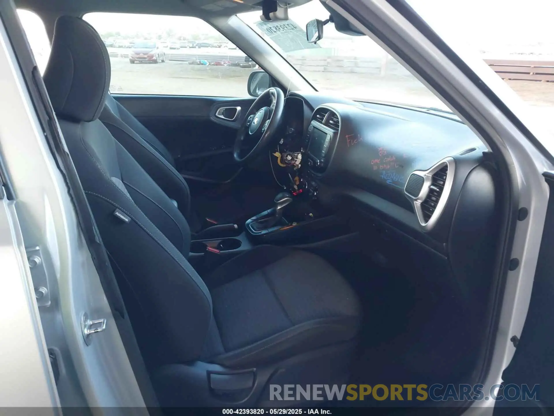 5 Photograph of a damaged car KNDJ23AU1M7795865 KIA SOUL 2021