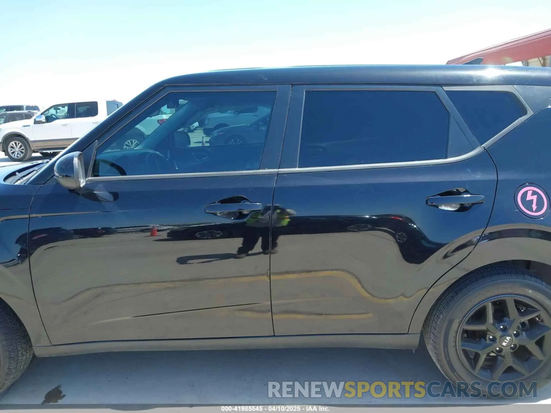 14 Photograph of a damaged car KNDJ23AU2M7129615 KIA SOUL 2021