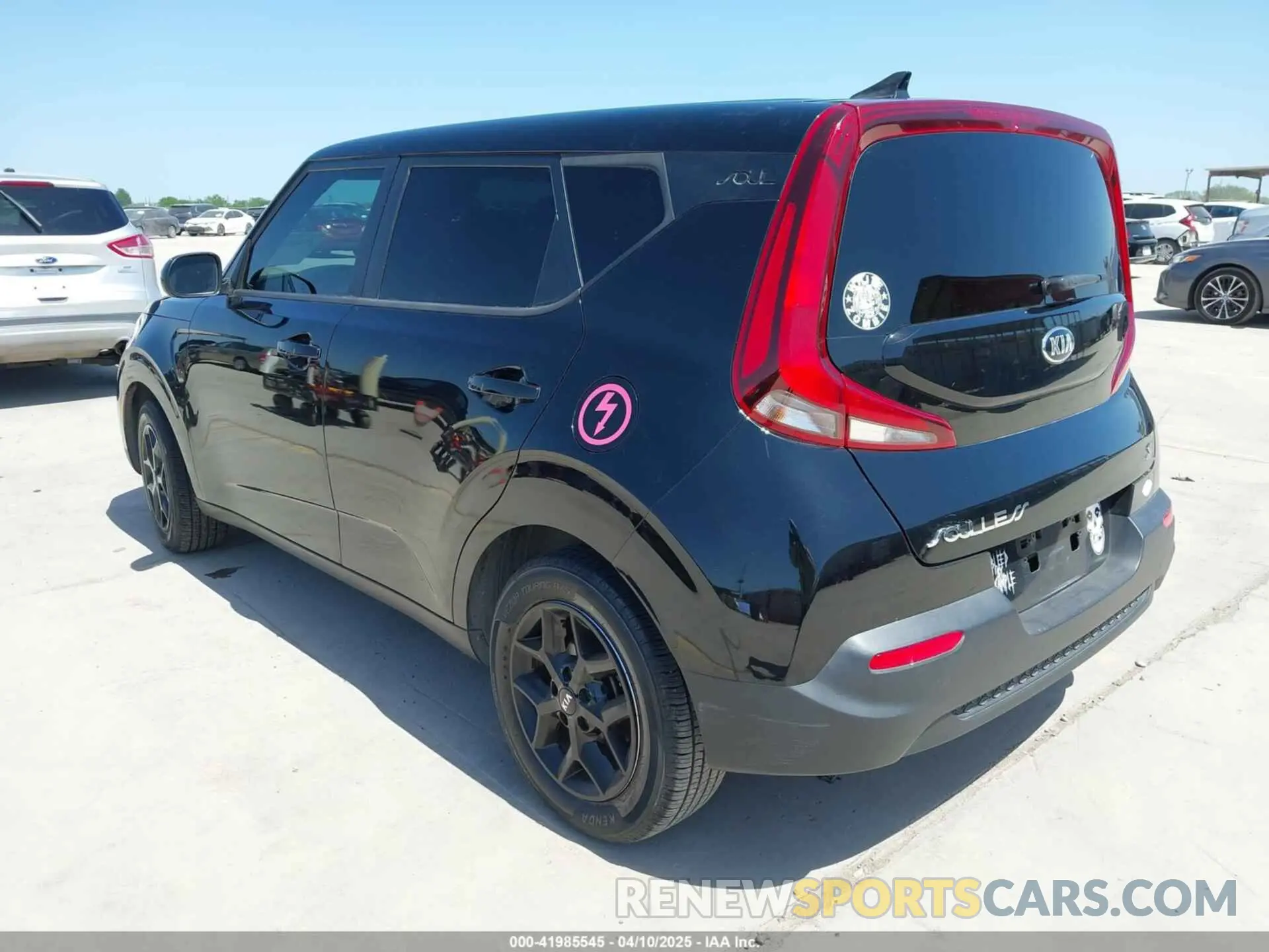 3 Photograph of a damaged car KNDJ23AU2M7129615 KIA SOUL 2021