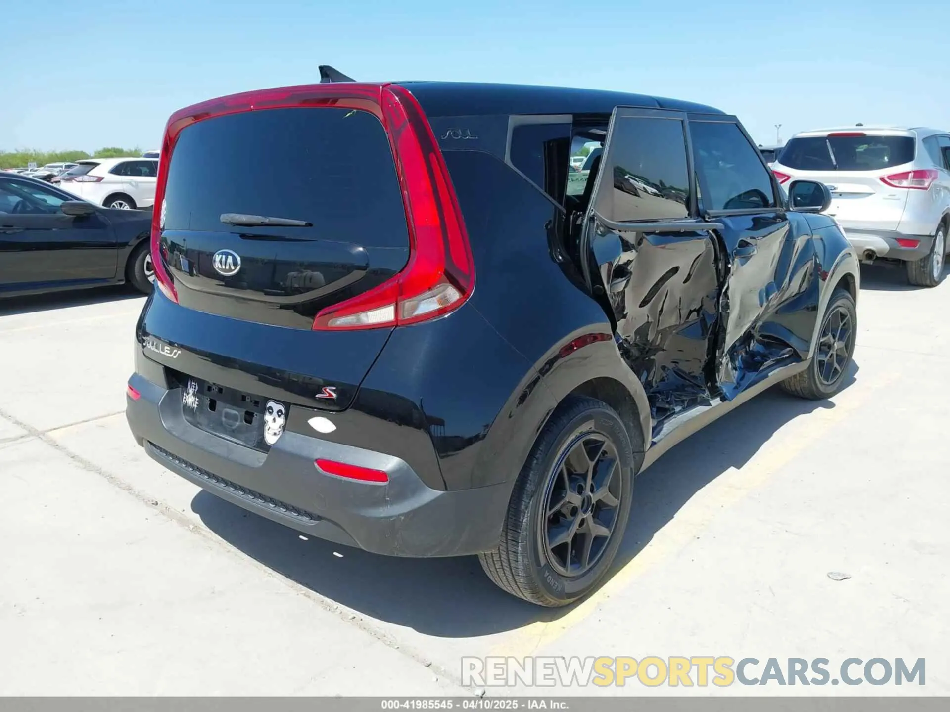 4 Photograph of a damaged car KNDJ23AU2M7129615 KIA SOUL 2021