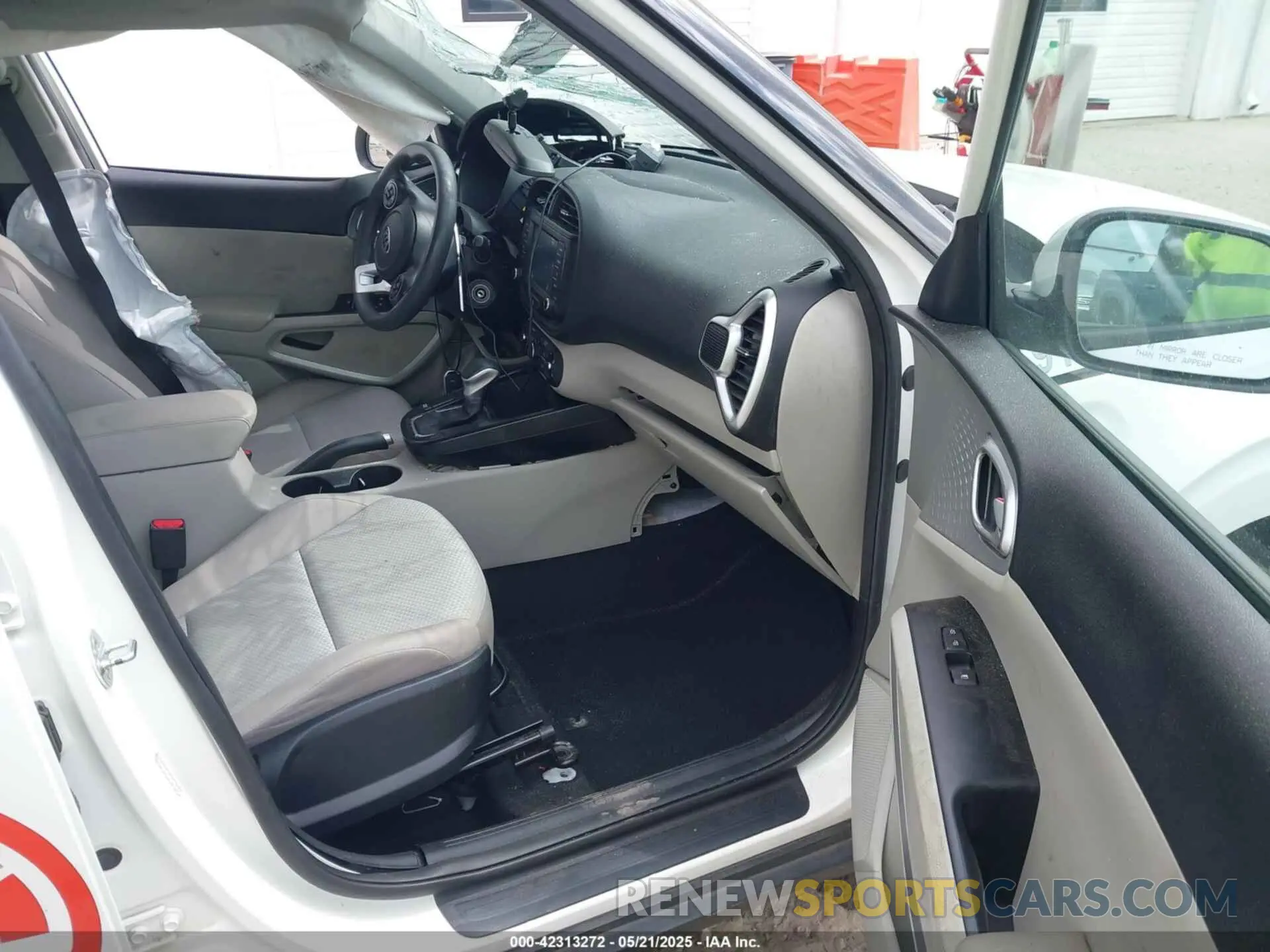 5 Photograph of a damaged car KNDJ23AU2M7143241 KIA SOUL 2021