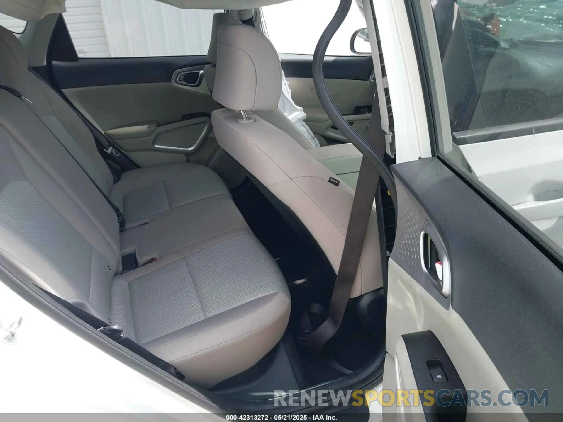 8 Photograph of a damaged car KNDJ23AU2M7143241 KIA SOUL 2021