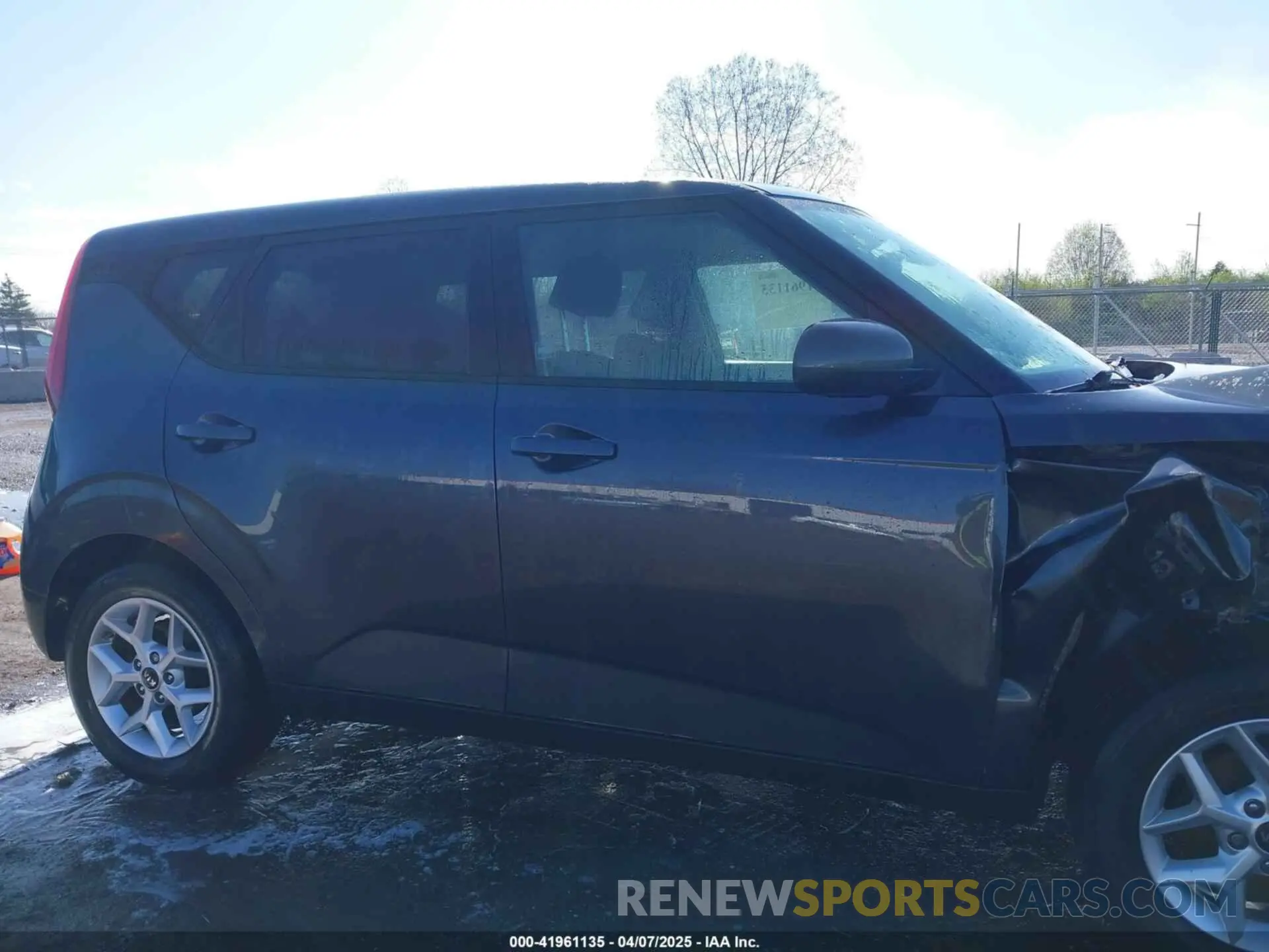 13 Photograph of a damaged car KNDJ23AU2M7739644 KIA SOUL 2021