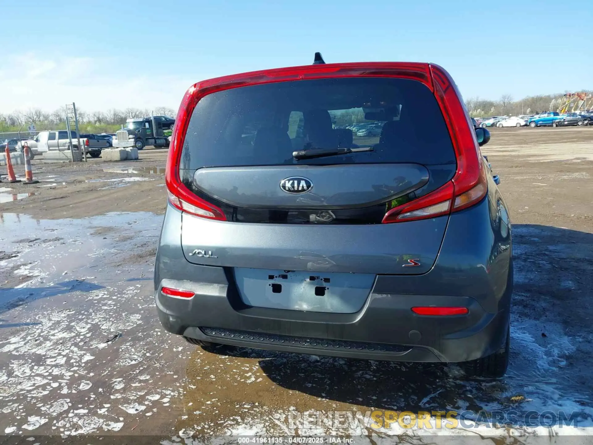 16 Photograph of a damaged car KNDJ23AU2M7739644 KIA SOUL 2021