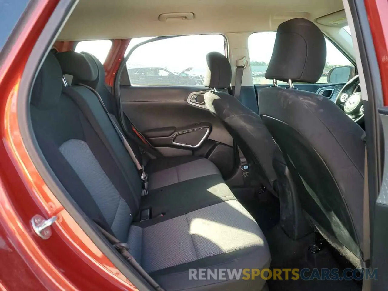 11 Photograph of a damaged car KNDJ23AU2M7792070 KIA SOUL 2021