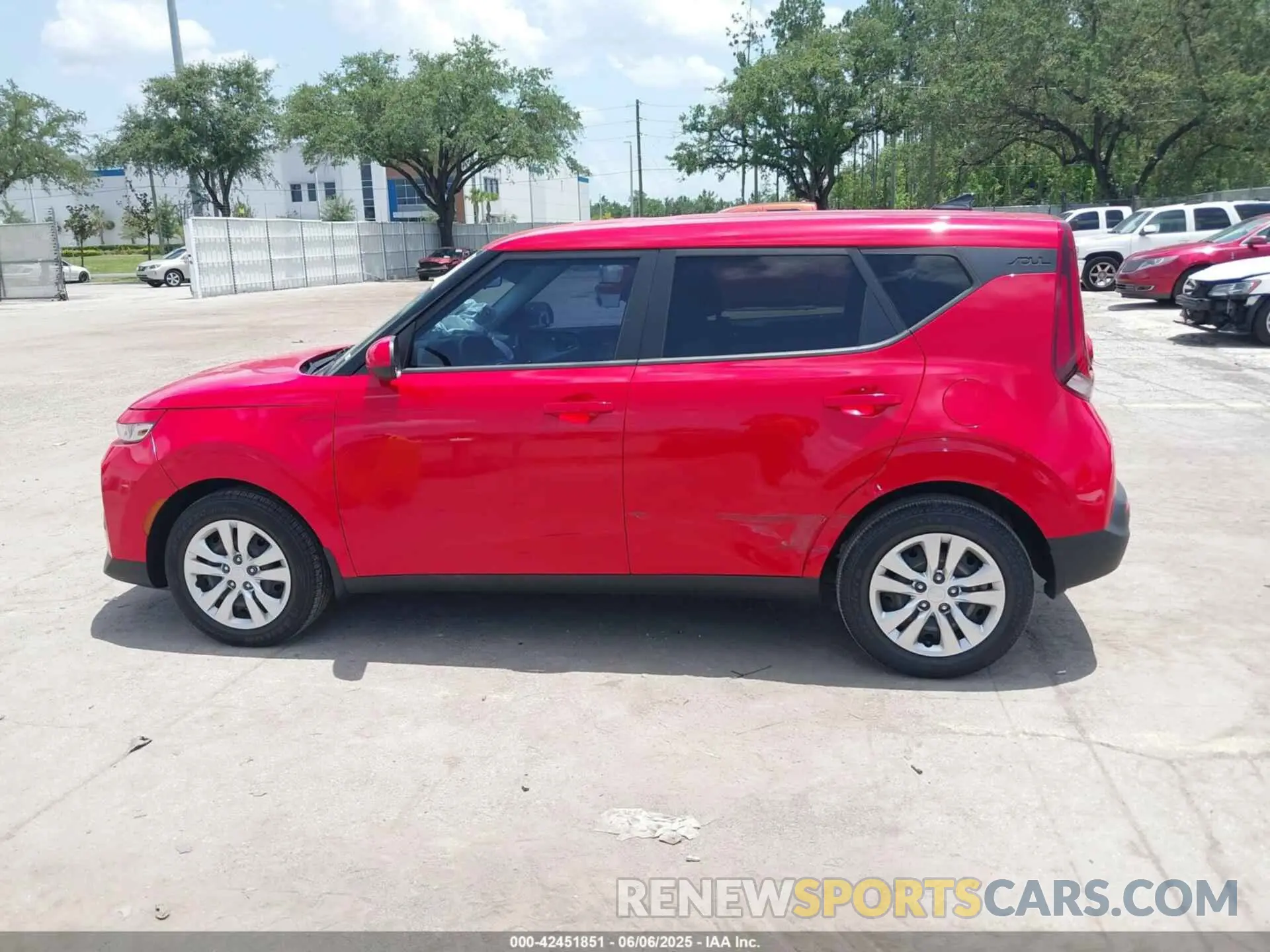14 Photograph of a damaged car KNDJ23AU3M7142924 KIA SOUL 2021