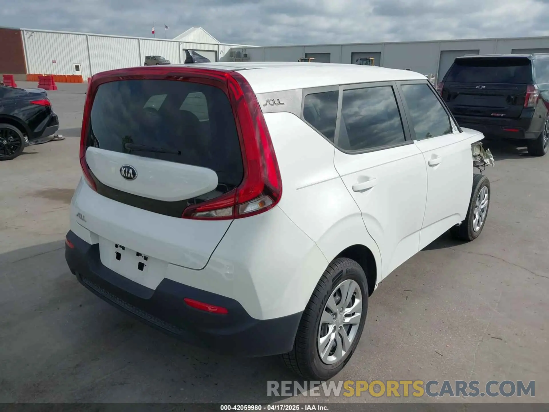 4 Photograph of a damaged car KNDJ23AU3M7147301 KIA SOUL 2021
