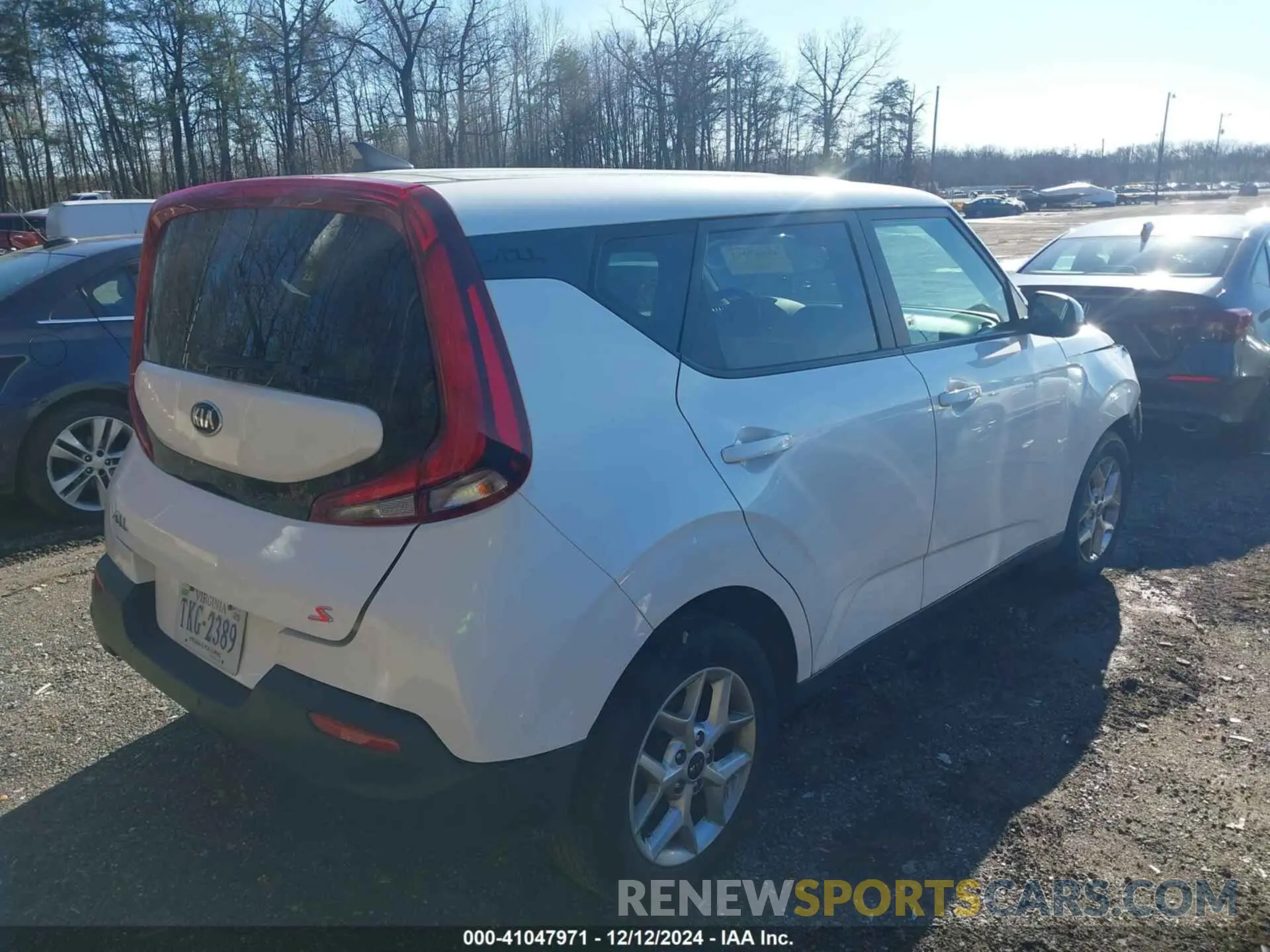 4 Photograph of a damaged car KNDJ23AU3M7769753 KIA SOUL 2021