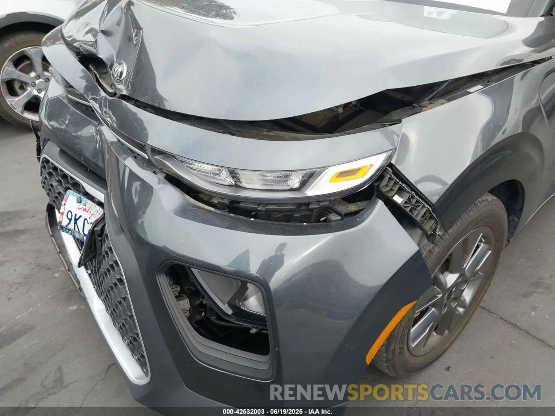 22 Photograph of a damaged car KNDJ23AU3M7791946 KIA SOUL 2021