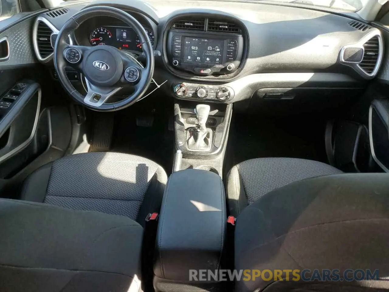 8 Photograph of a damaged car KNDJ23AU4M7138767 KIA SOUL 2021