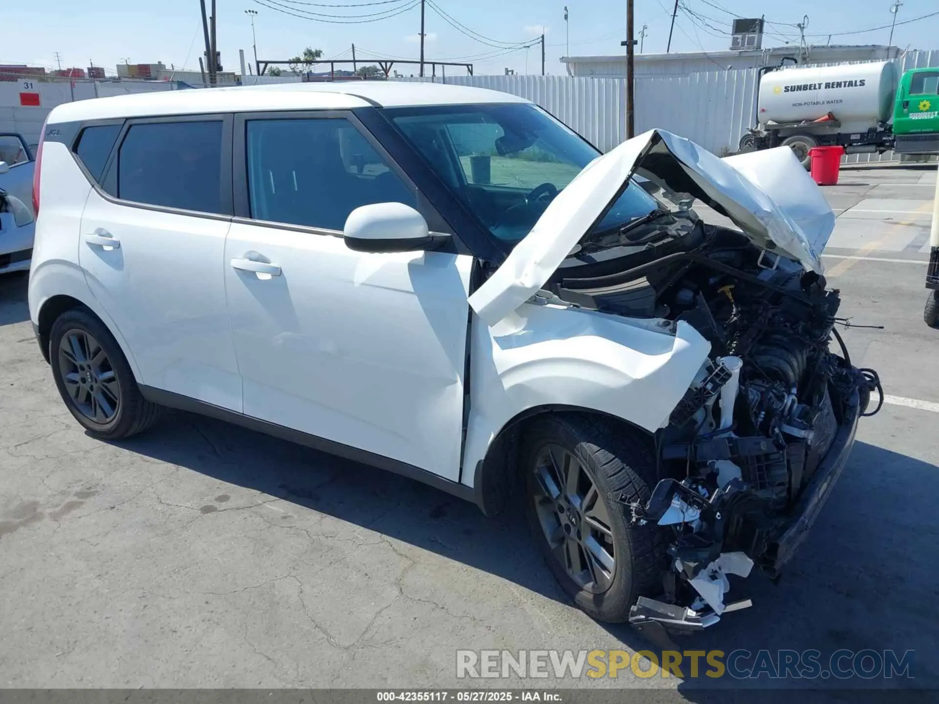 1 Photograph of a damaged car KNDJ23AU4M7146674 KIA SOUL 2021