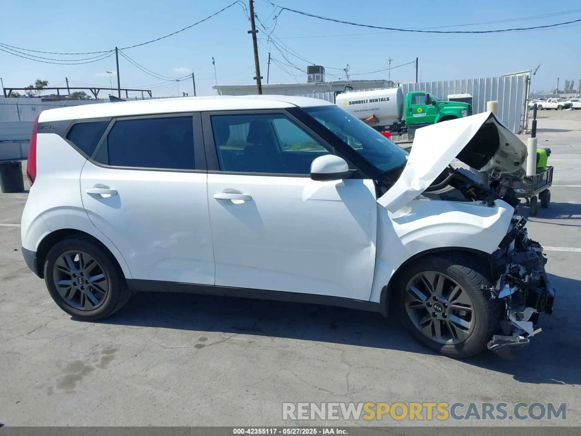 14 Photograph of a damaged car KNDJ23AU4M7146674 KIA SOUL 2021