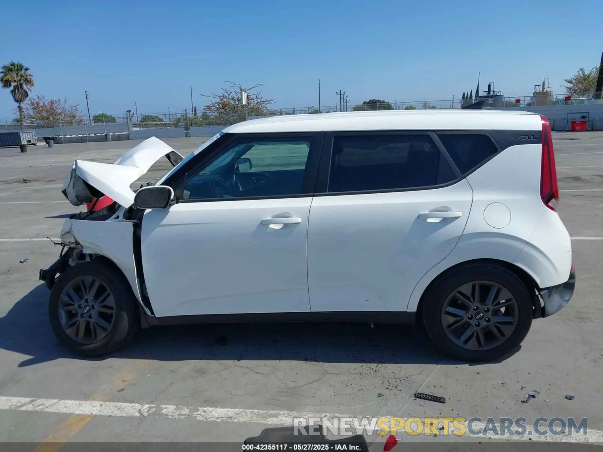 15 Photograph of a damaged car KNDJ23AU4M7146674 KIA SOUL 2021