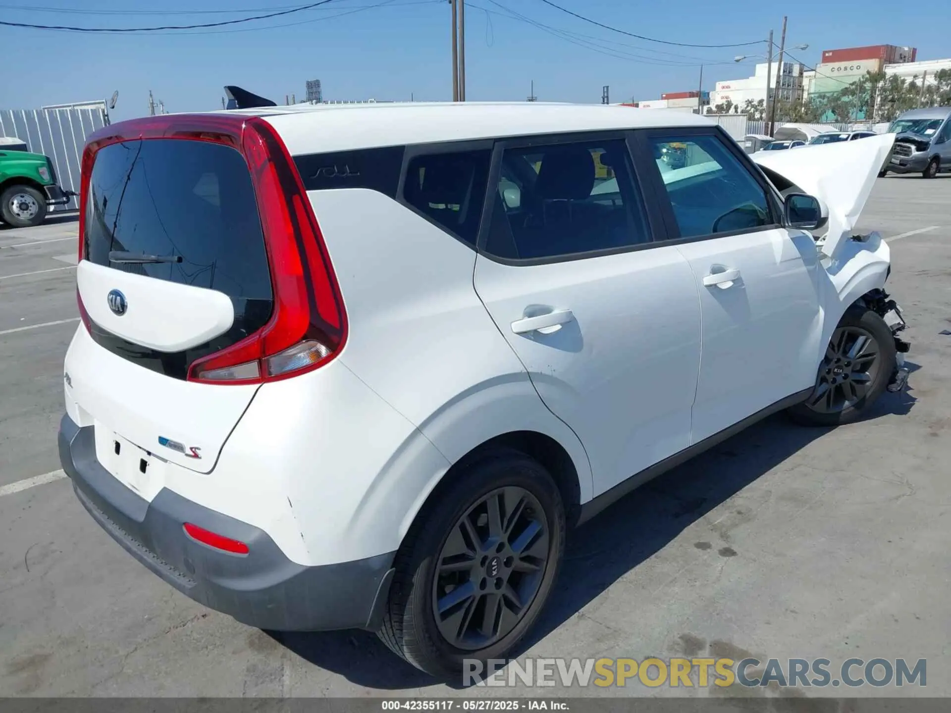 4 Photograph of a damaged car KNDJ23AU4M7146674 KIA SOUL 2021