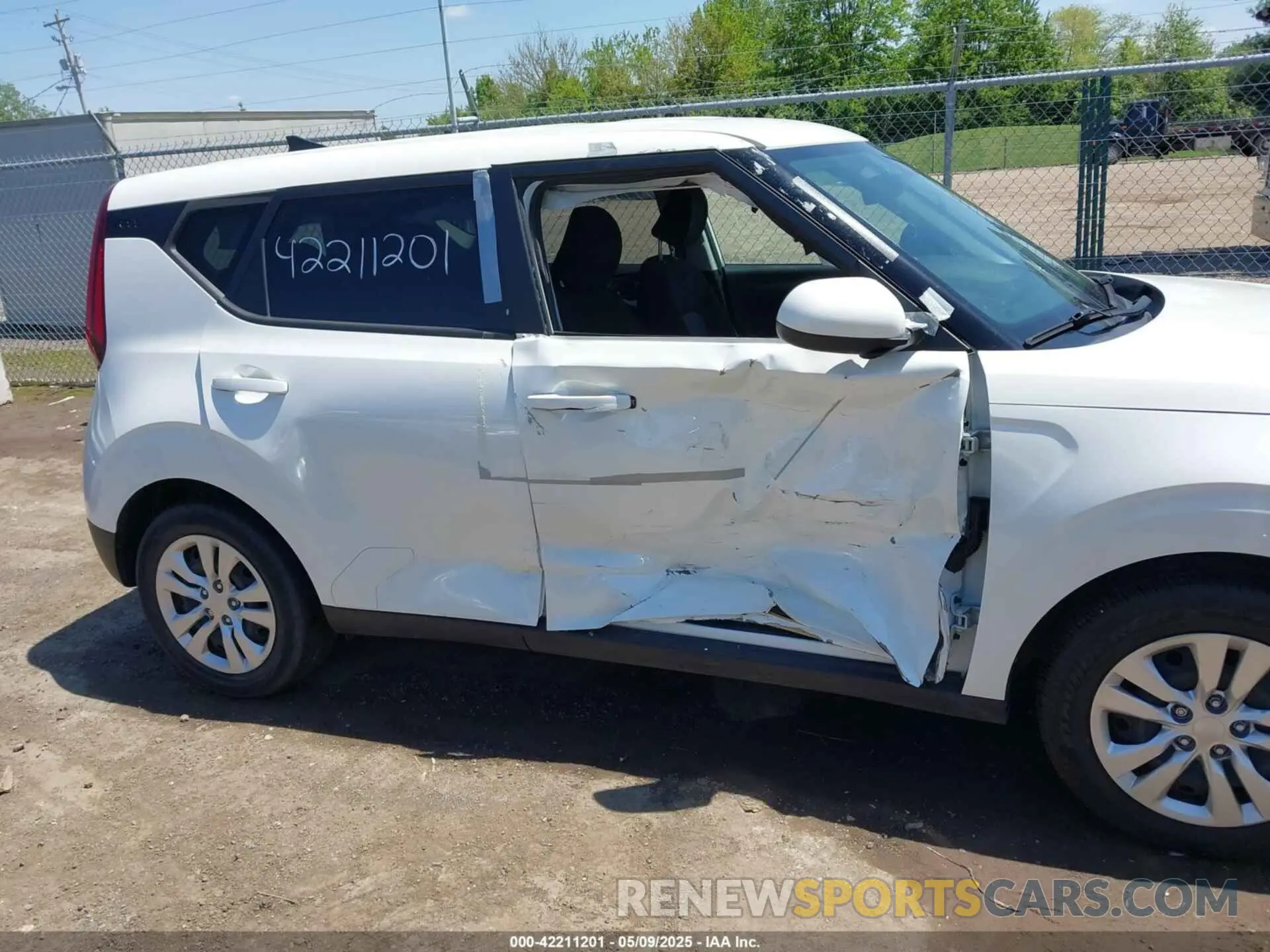 6 Photograph of a damaged car KNDJ23AU4M7755070 KIA SOUL 2021