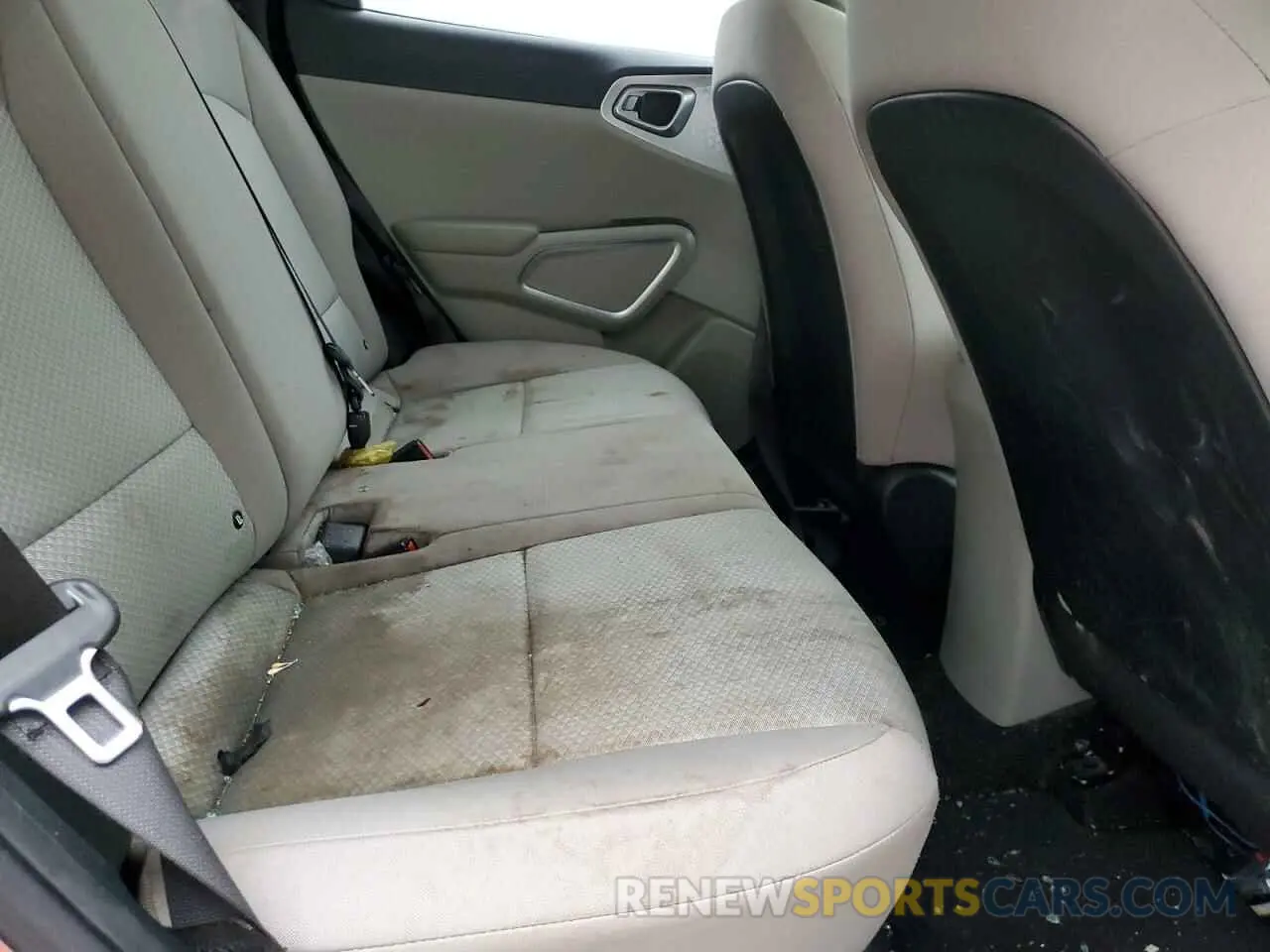 11 Photograph of a damaged car KNDJ23AU4M7755280 KIA SOUL 2021