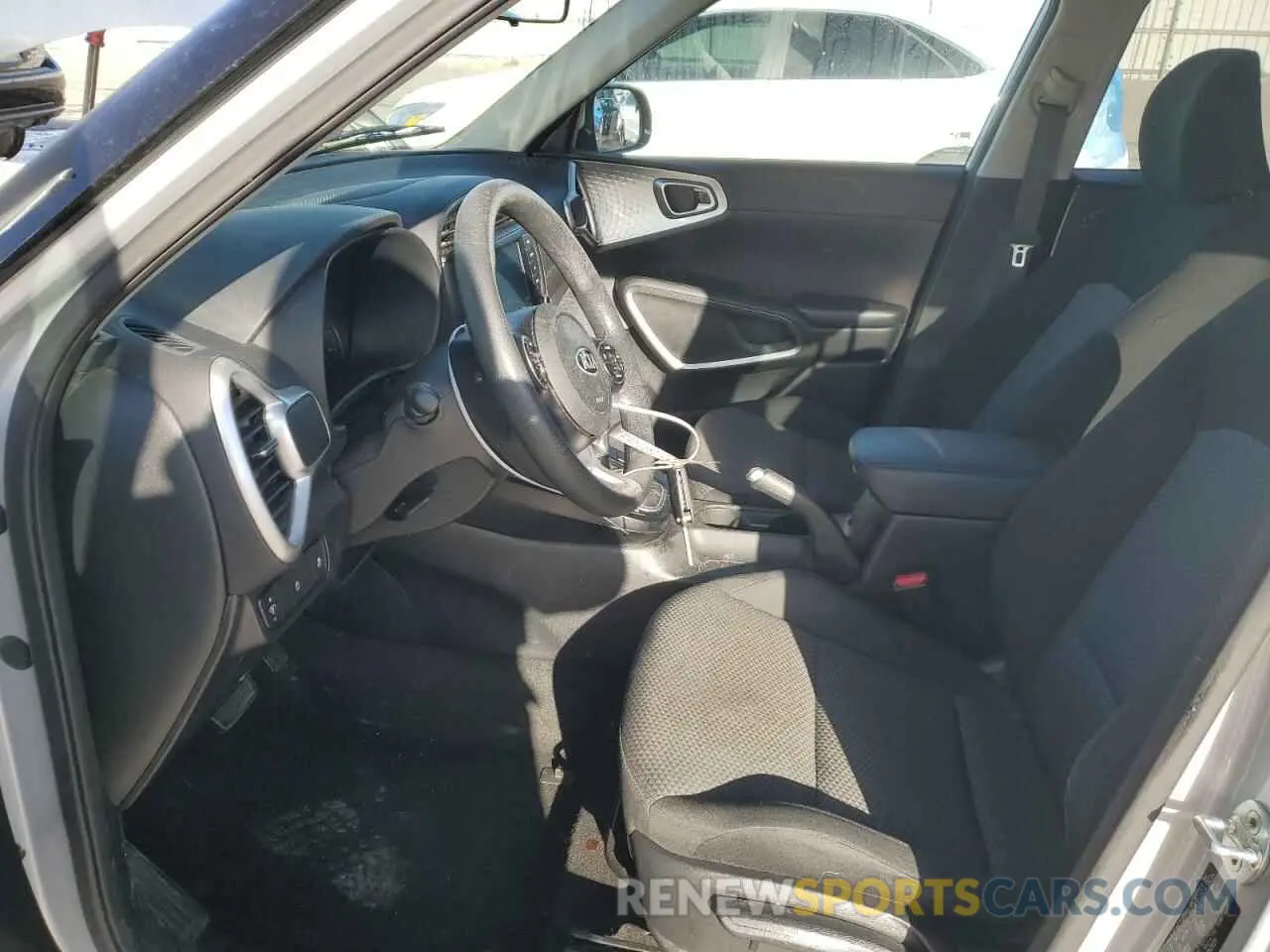 7 Photograph of a damaged car KNDJ23AU4M7762519 KIA SOUL 2021