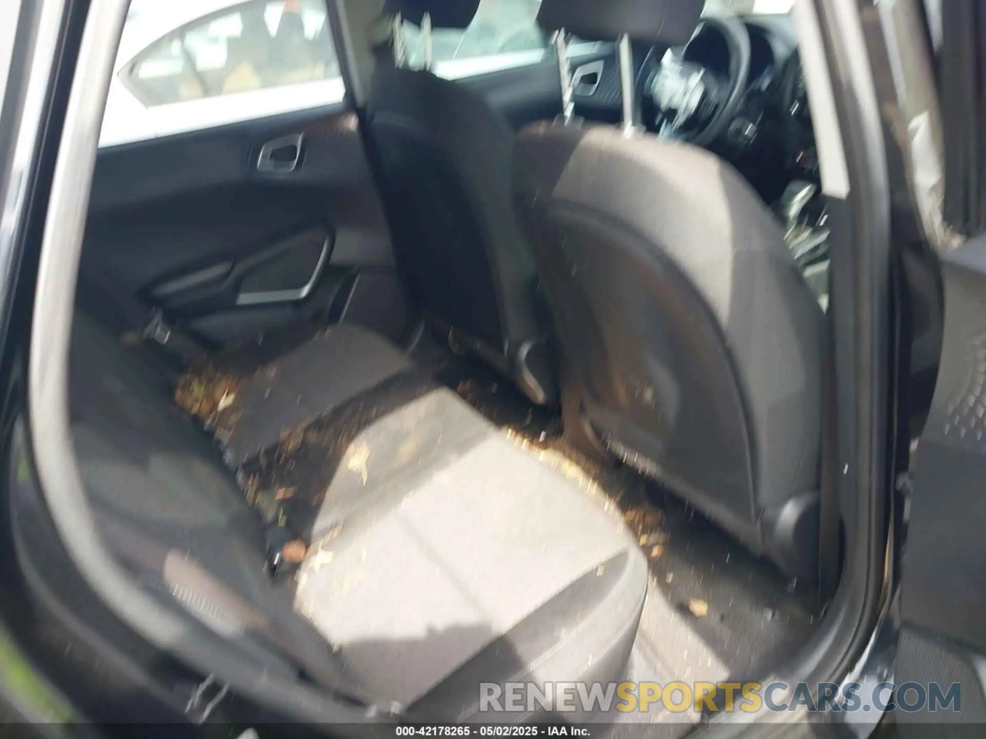 8 Photograph of a damaged car KNDJ23AU4M7768305 KIA SOUL 2021