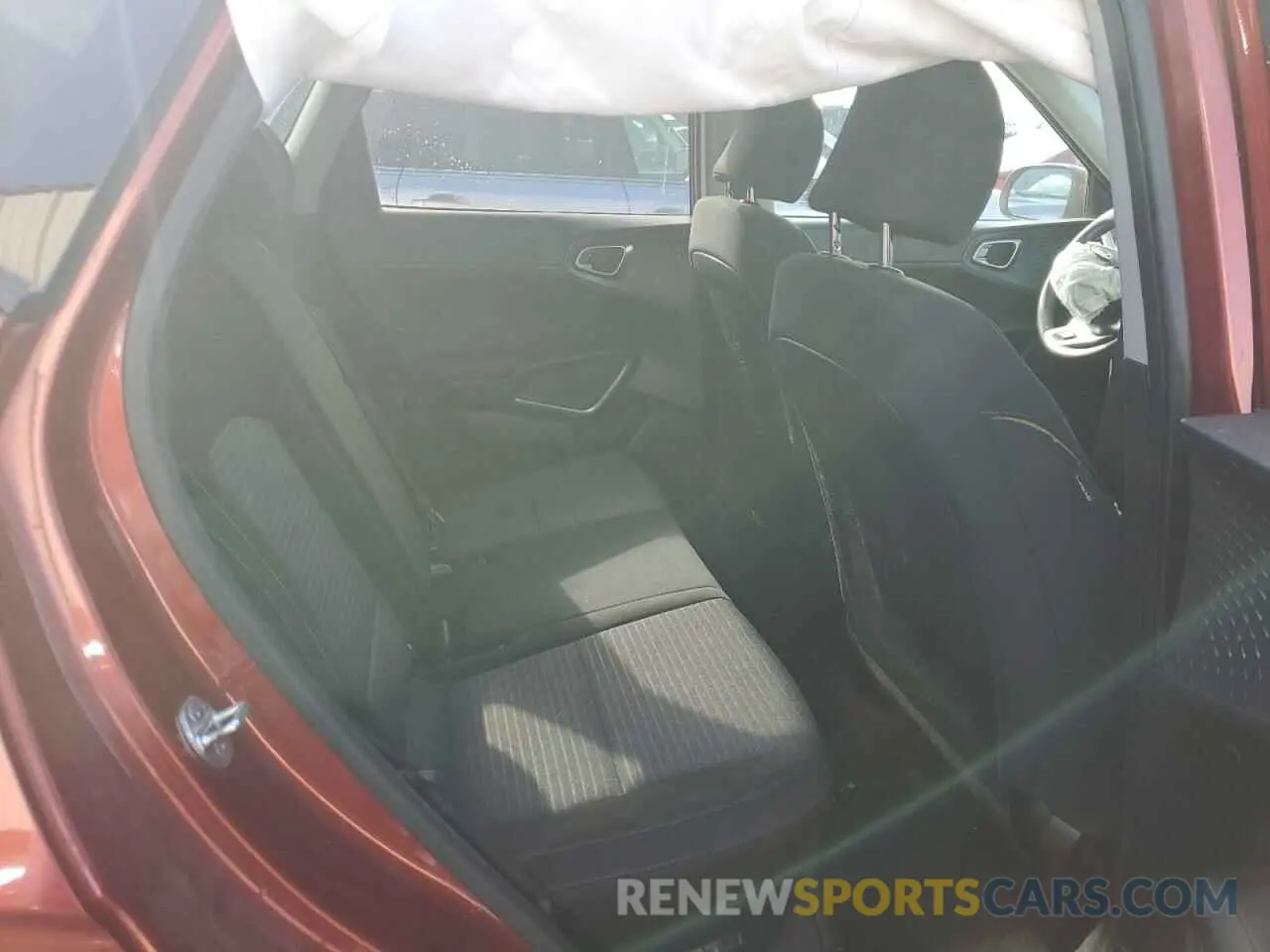10 Photograph of a damaged car KNDJ23AU4M7793074 KIA SOUL 2021
