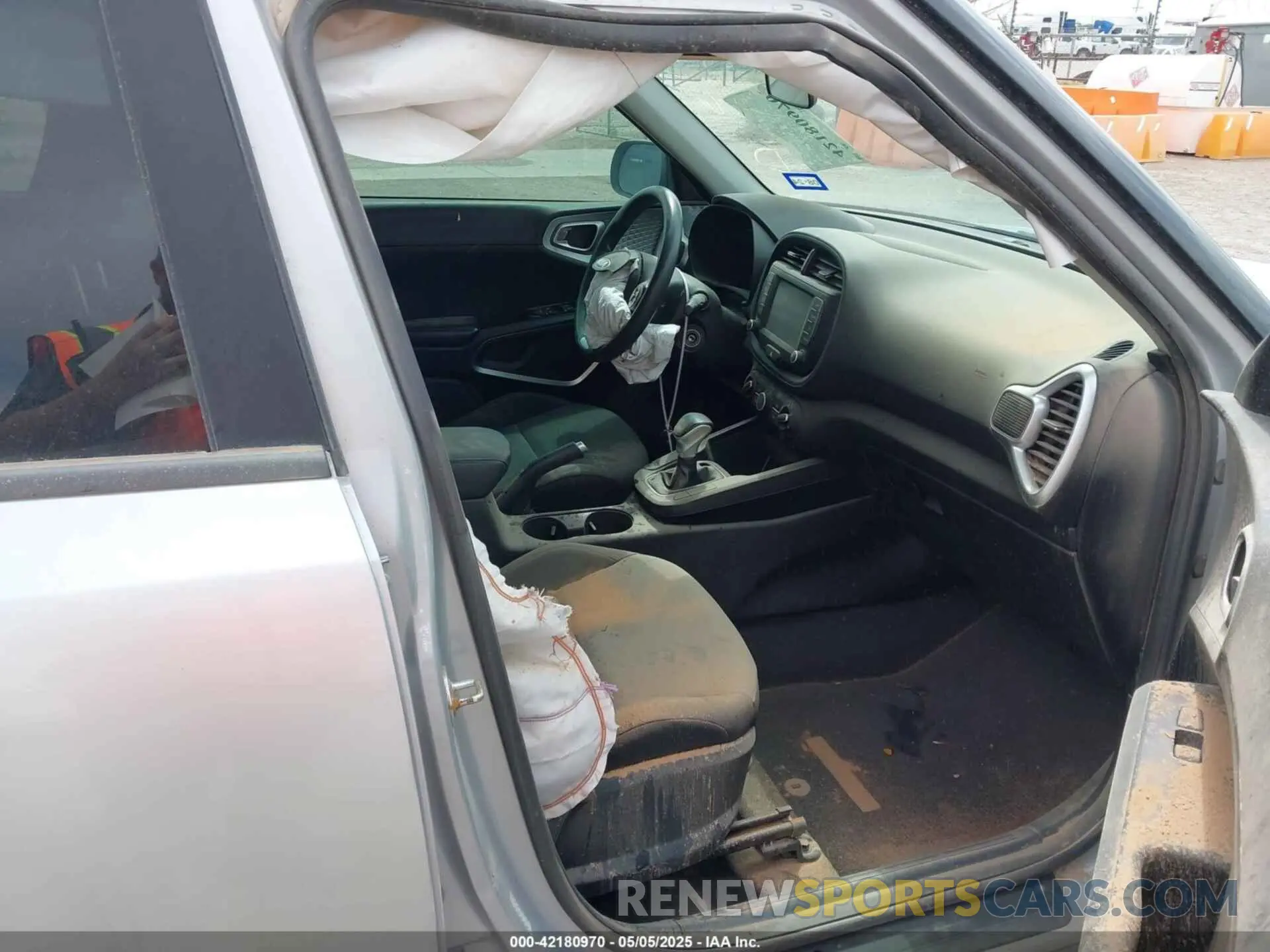 5 Photograph of a damaged car KNDJ23AU4M7793351 KIA SOUL 2021