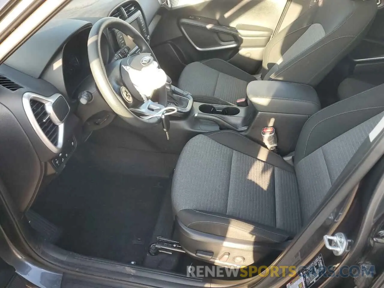 7 Photograph of a damaged car KNDJ23AU4M7796069 KIA SOUL 2021