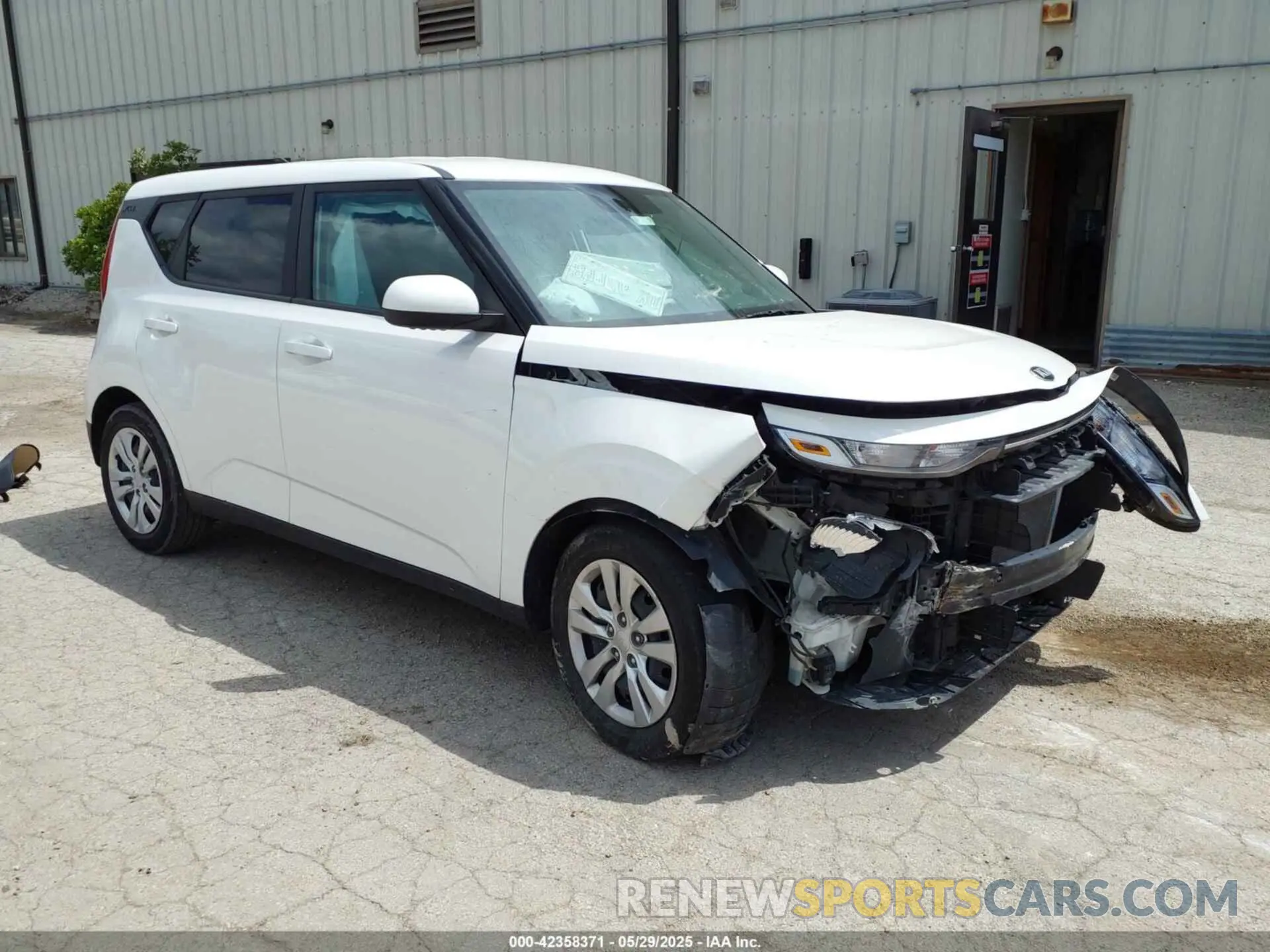 1 Photograph of a damaged car KNDJ23AU5M7147154 KIA SOUL 2021