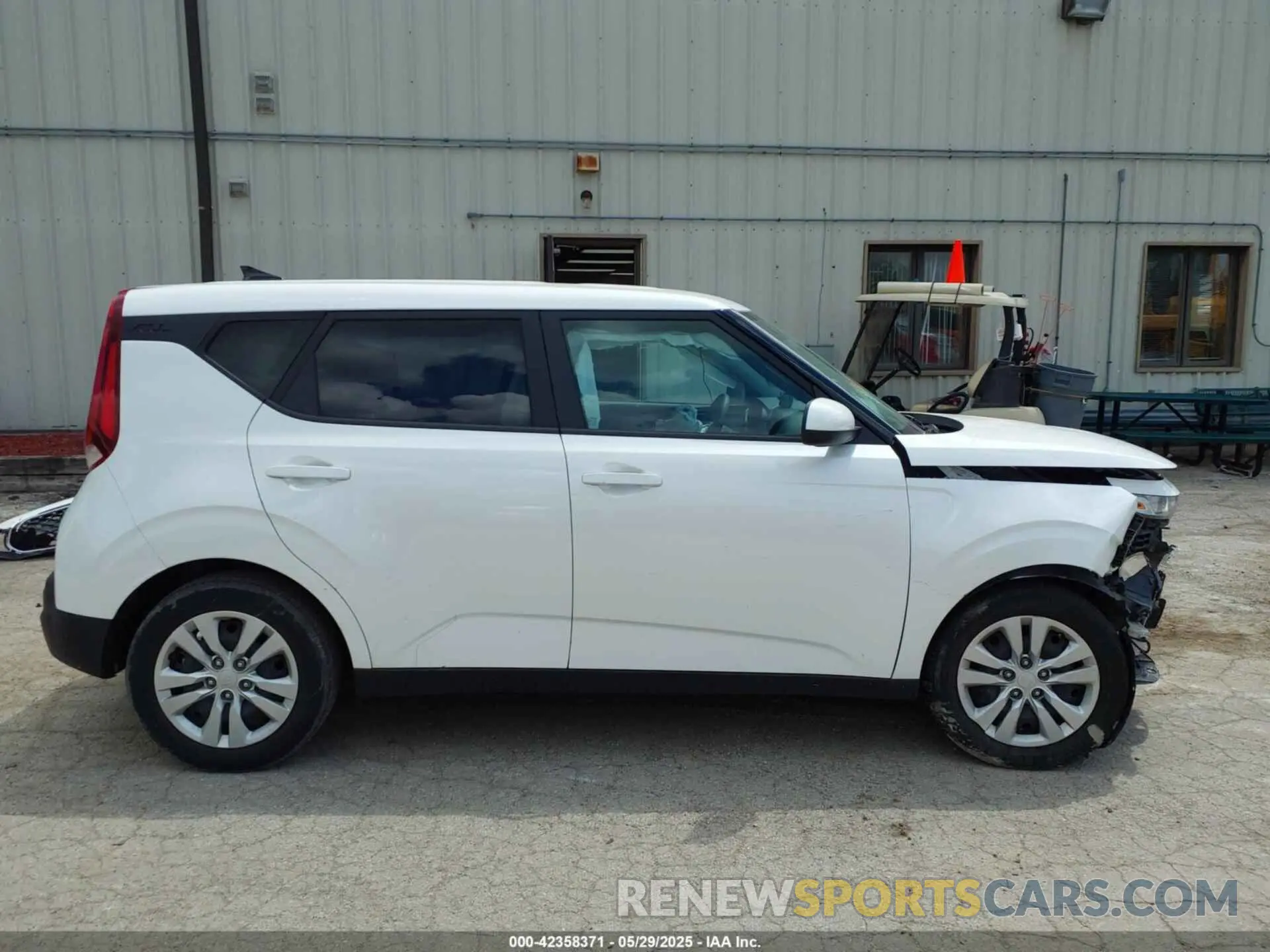 14 Photograph of a damaged car KNDJ23AU5M7147154 KIA SOUL 2021