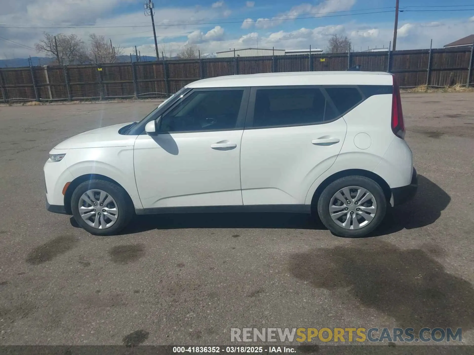 14 Photograph of a damaged car KNDJ23AU5M7736690 KIA SOUL 2021