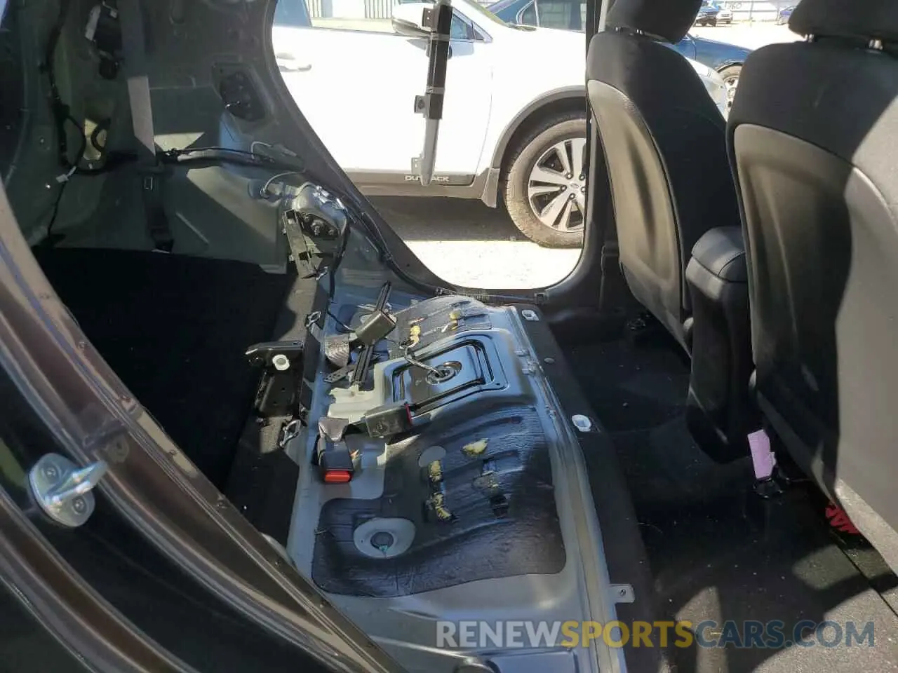 11 Photograph of a damaged car KNDJ23AU5M7740058 KIA SOUL 2021