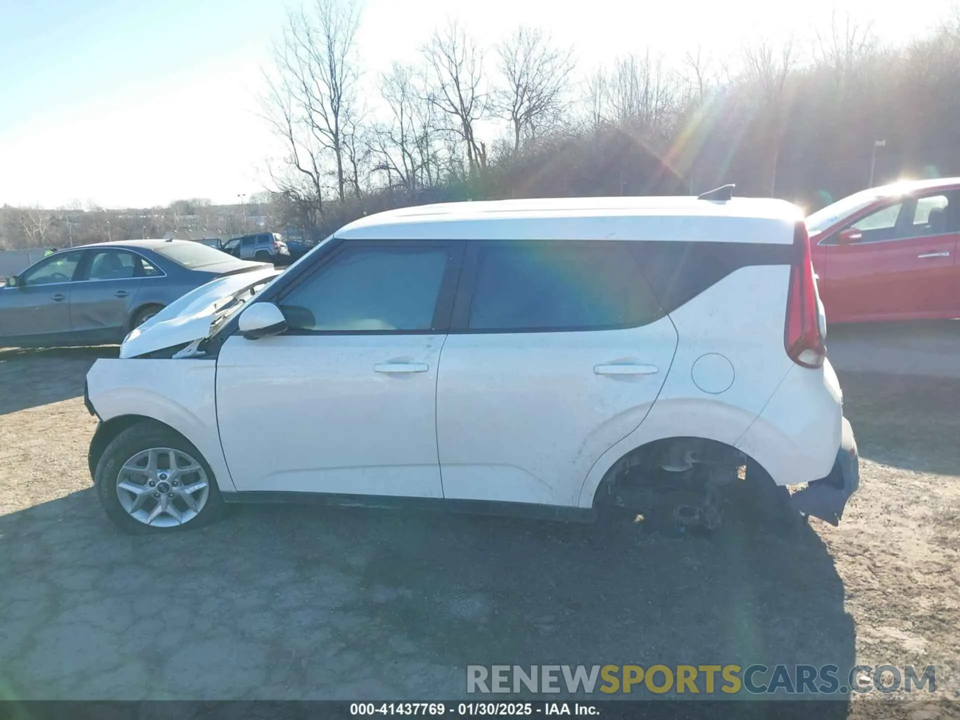 14 Photograph of a damaged car KNDJ23AU5M7772959 KIA SOUL 2021