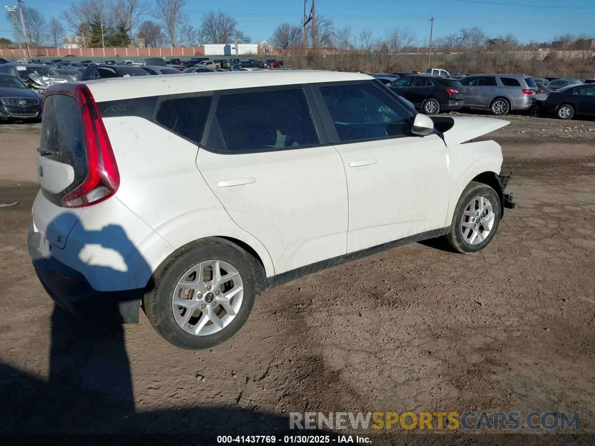4 Photograph of a damaged car KNDJ23AU5M7772959 KIA SOUL 2021