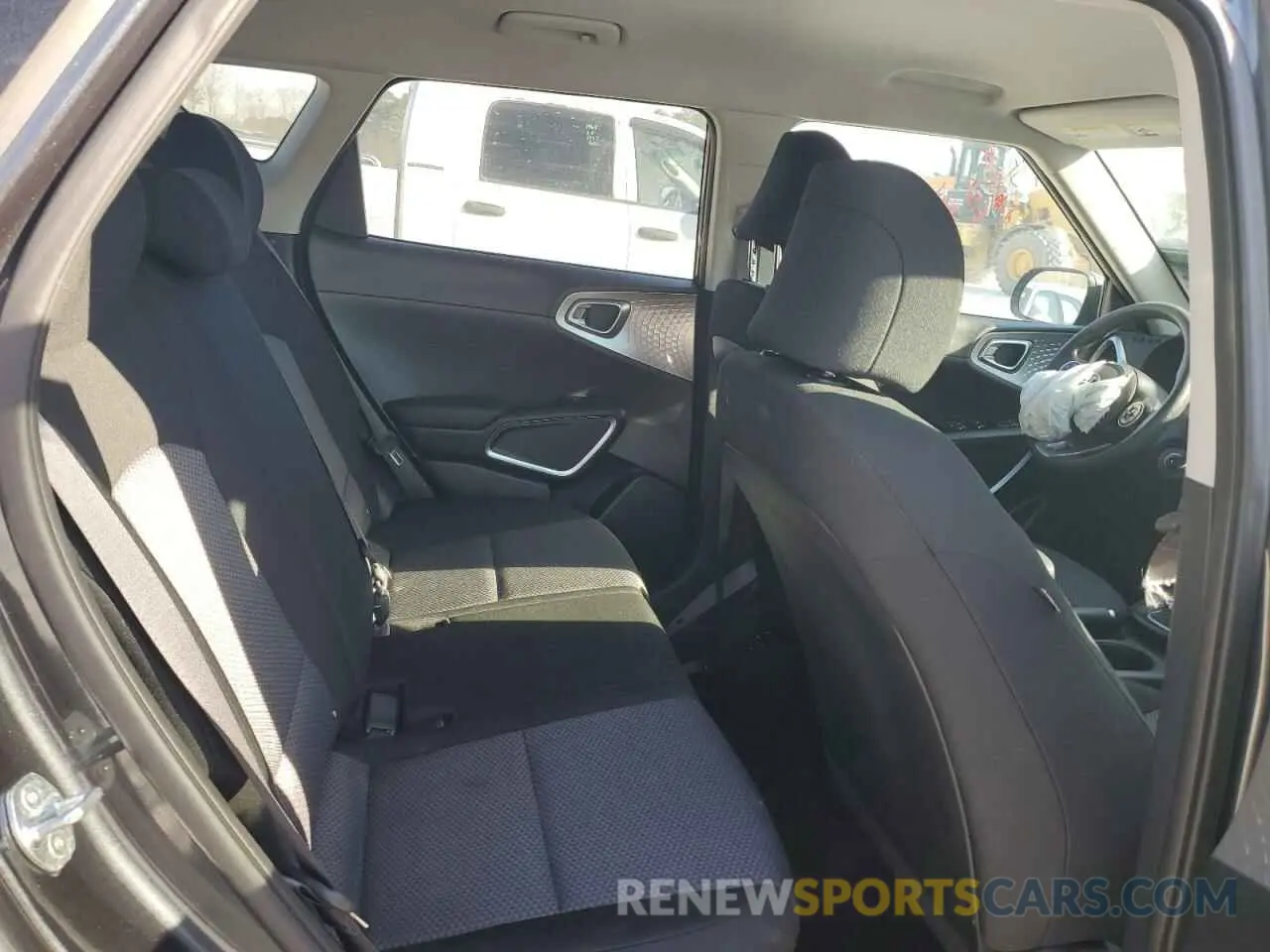 10 Photograph of a damaged car KNDJ23AU5M7782116 KIA SOUL 2021