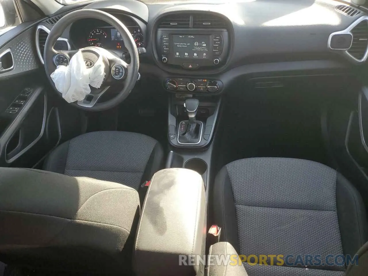 8 Photograph of a damaged car KNDJ23AU5M7782116 KIA SOUL 2021
