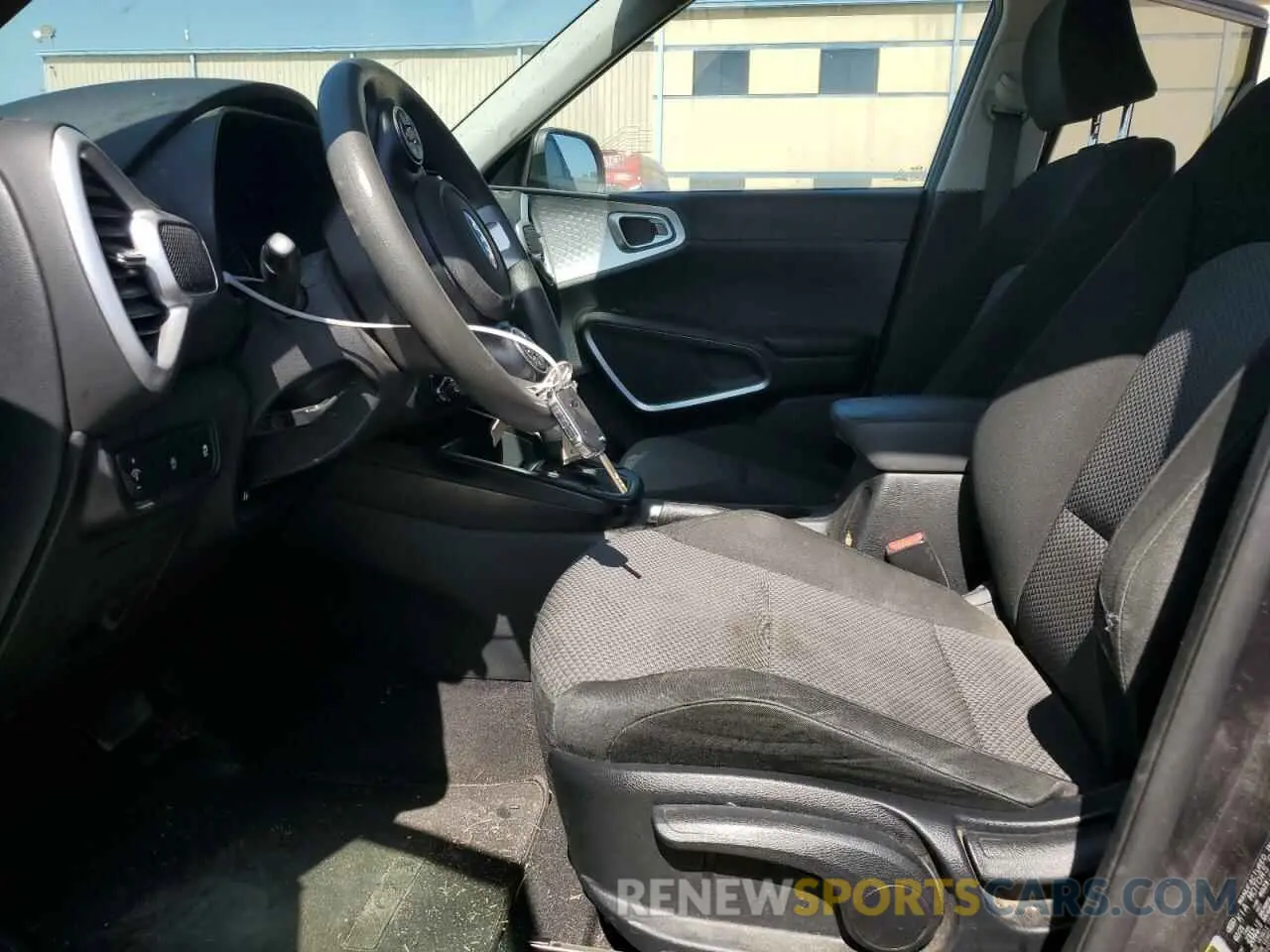 7 Photograph of a damaged car KNDJ23AU5M7786330 KIA SOUL 2021