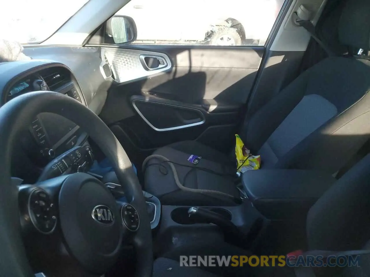 7 Photograph of a damaged car KNDJ23AU5M7790894 KIA SOUL 2021