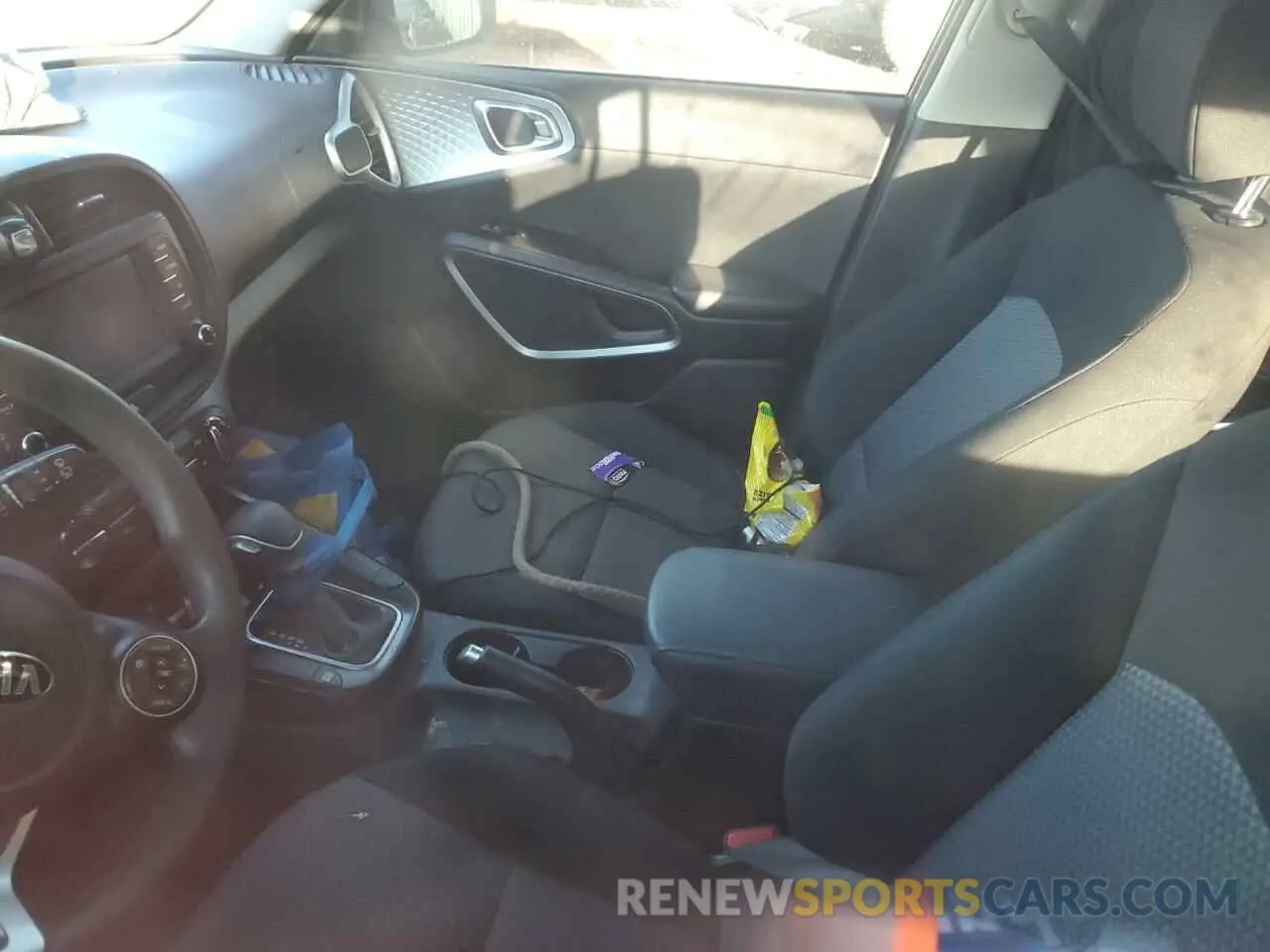8 Photograph of a damaged car KNDJ23AU5M7790894 KIA SOUL 2021