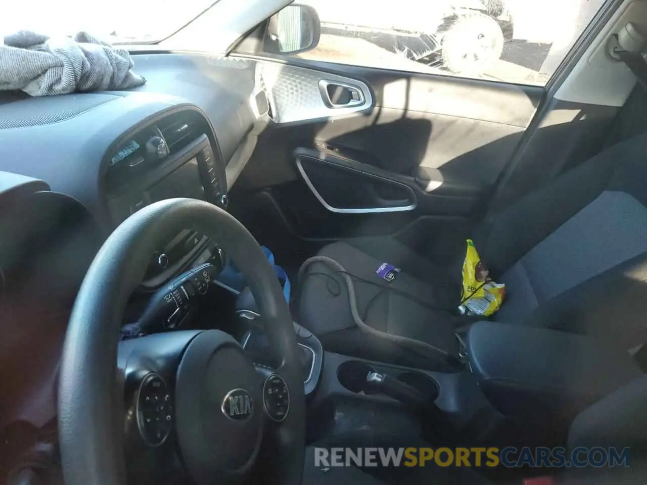 9 Photograph of a damaged car KNDJ23AU5M7790894 KIA SOUL 2021