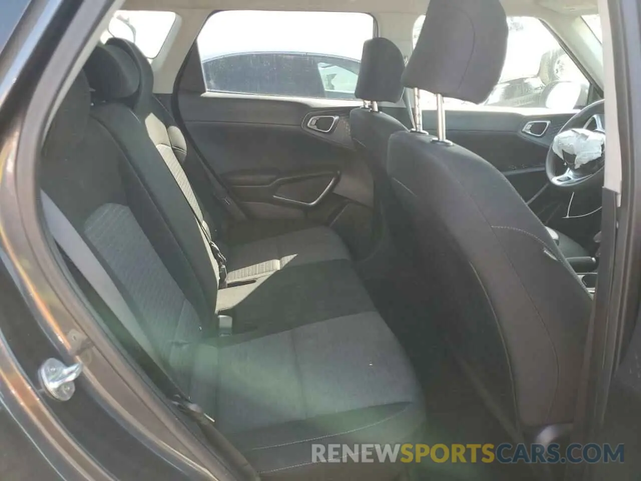 10 Photograph of a damaged car KNDJ23AU5M7795139 KIA SOUL 2021