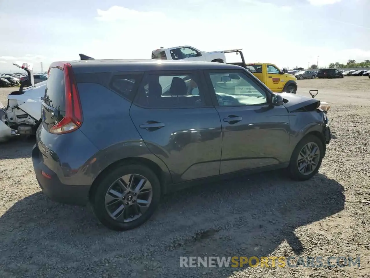 3 Photograph of a damaged car KNDJ23AU5M7795139 KIA SOUL 2021