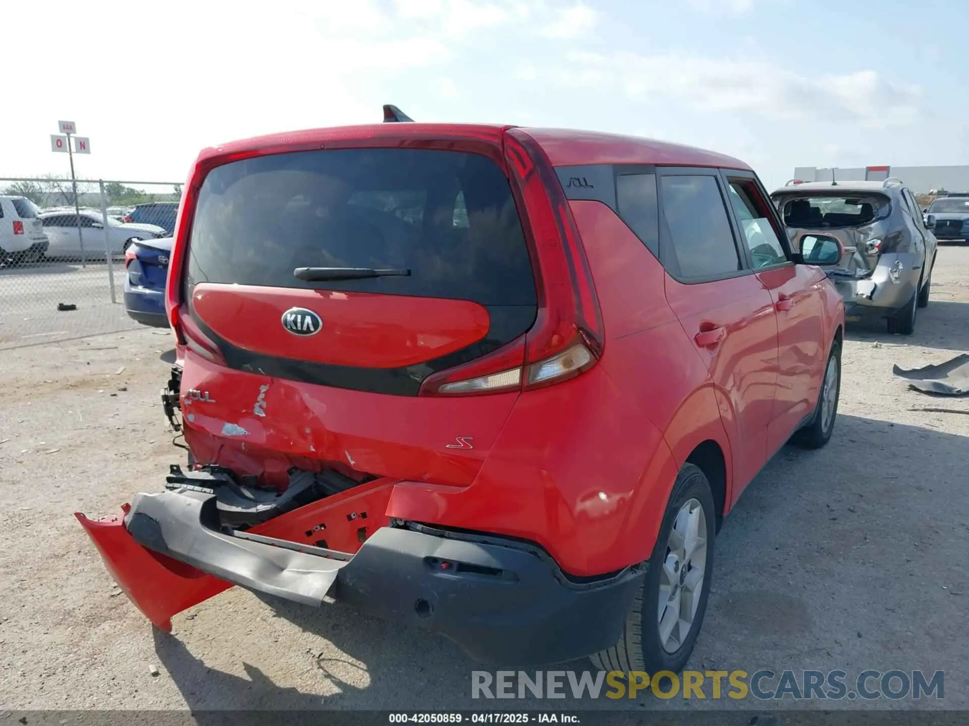 4 Photograph of a damaged car KNDJ23AU6M7124255 KIA SOUL 2021