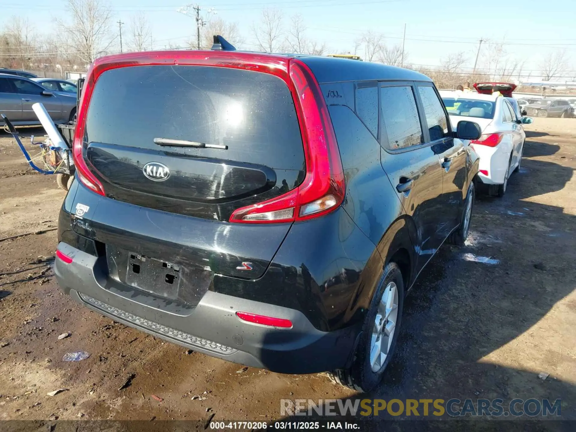 4 Photograph of a damaged car KNDJ23AU6M7134798 KIA SOUL 2021