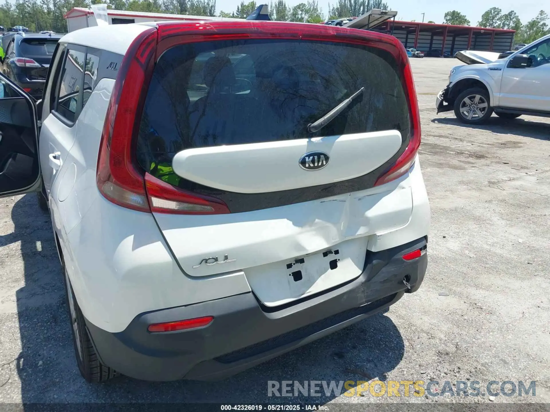 12 Photograph of a damaged car KNDJ23AU6M7146076 KIA SOUL 2021