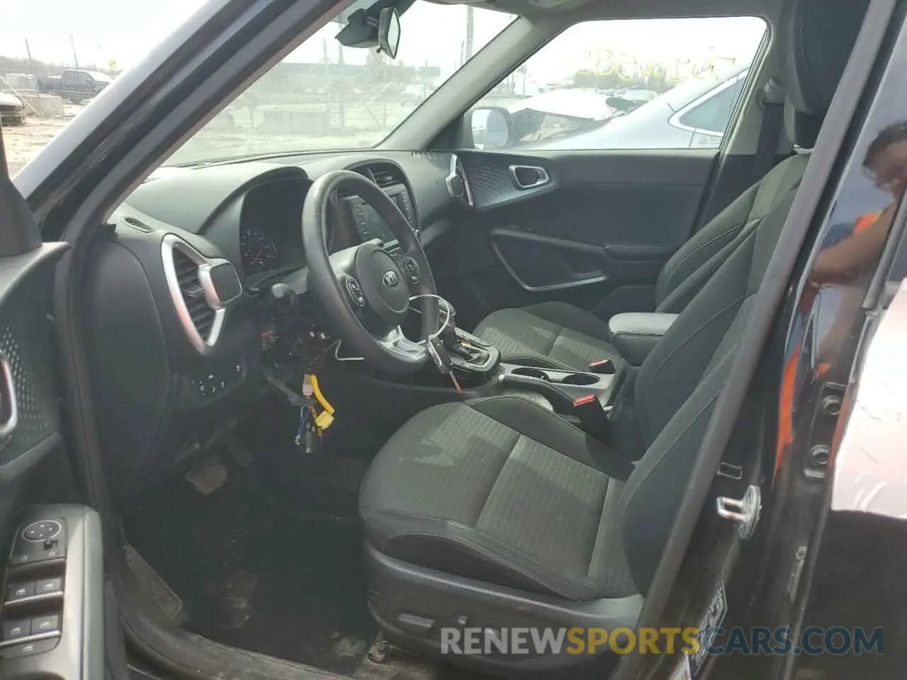 7 Photograph of a damaged car KNDJ23AU6M7739016 KIA SOUL 2021