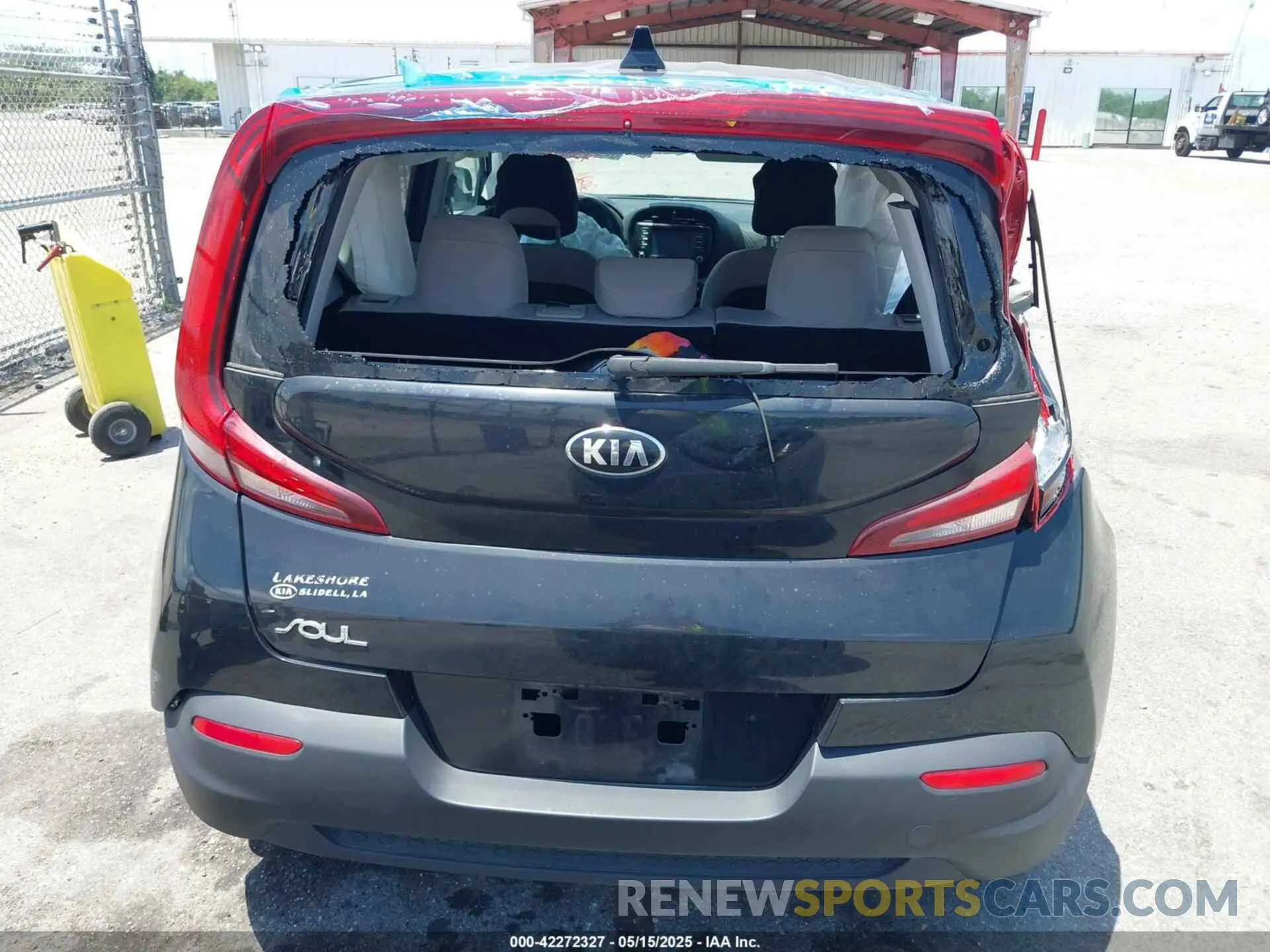 16 Photograph of a damaged car KNDJ23AU6M7740568 KIA SOUL 2021