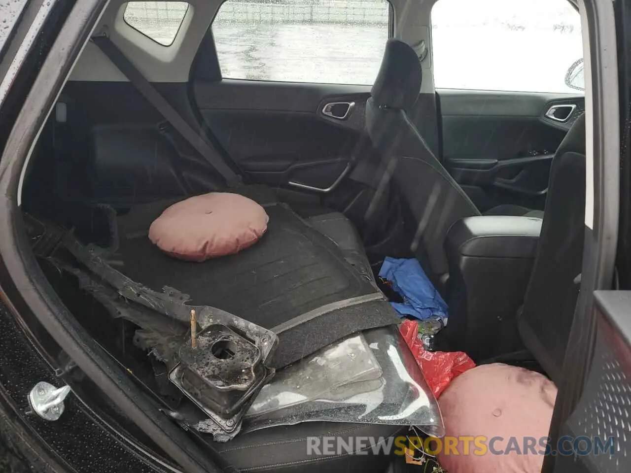 11 Photograph of a damaged car KNDJ23AU6M7742613 KIA SOUL 2021