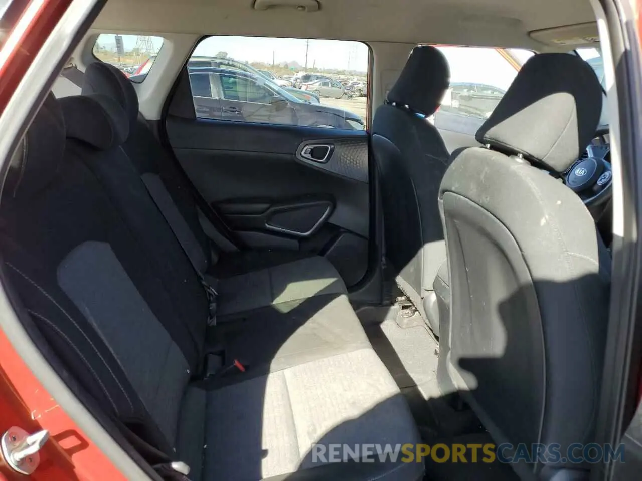 10 Photograph of a damaged car KNDJ23AU6M7777118 KIA SOUL 2021