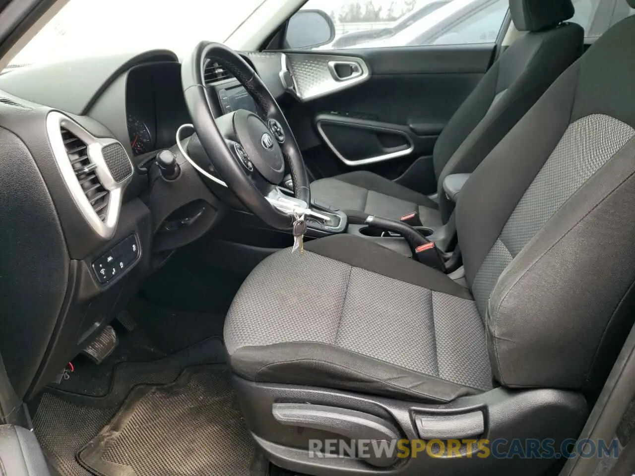 7 Photograph of a damaged car KNDJ23AU6M7779404 KIA SOUL 2021