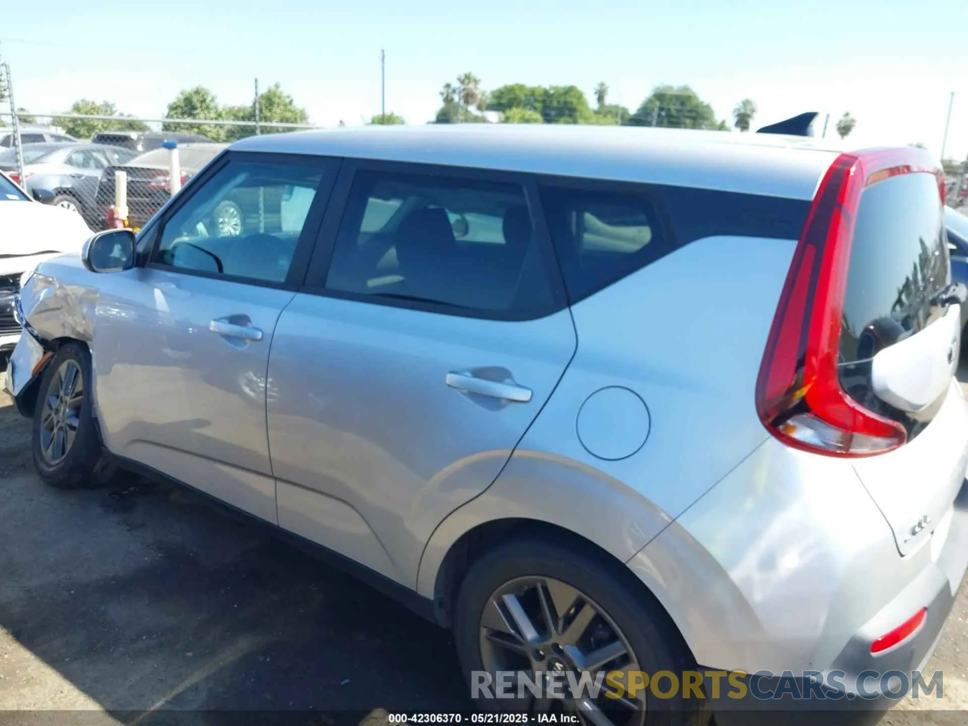 14 Photograph of a damaged car KNDJ23AU6M7793805 KIA SOUL 2021