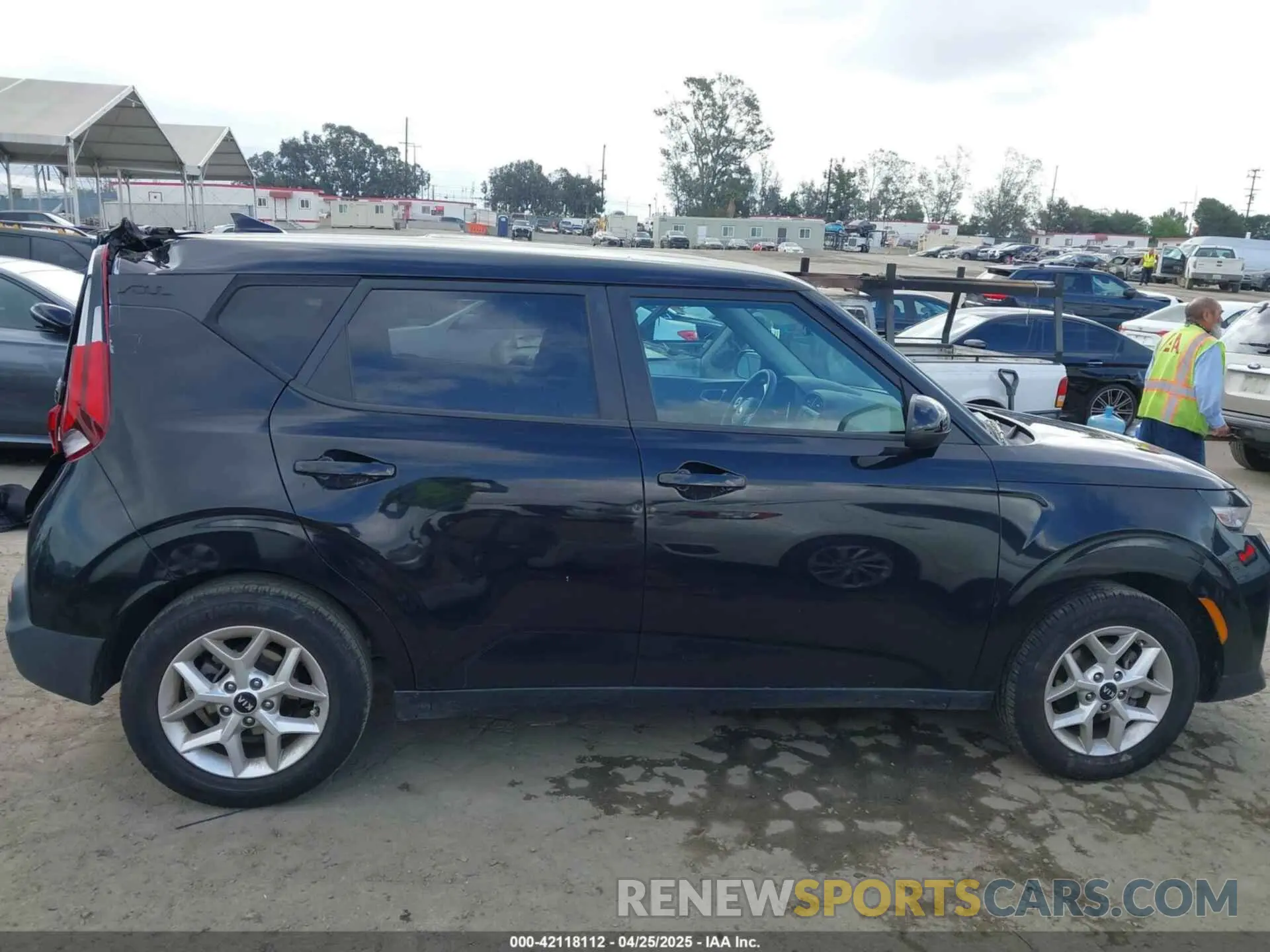 13 Photograph of a damaged car KNDJ23AU7M7126130 KIA SOUL 2021