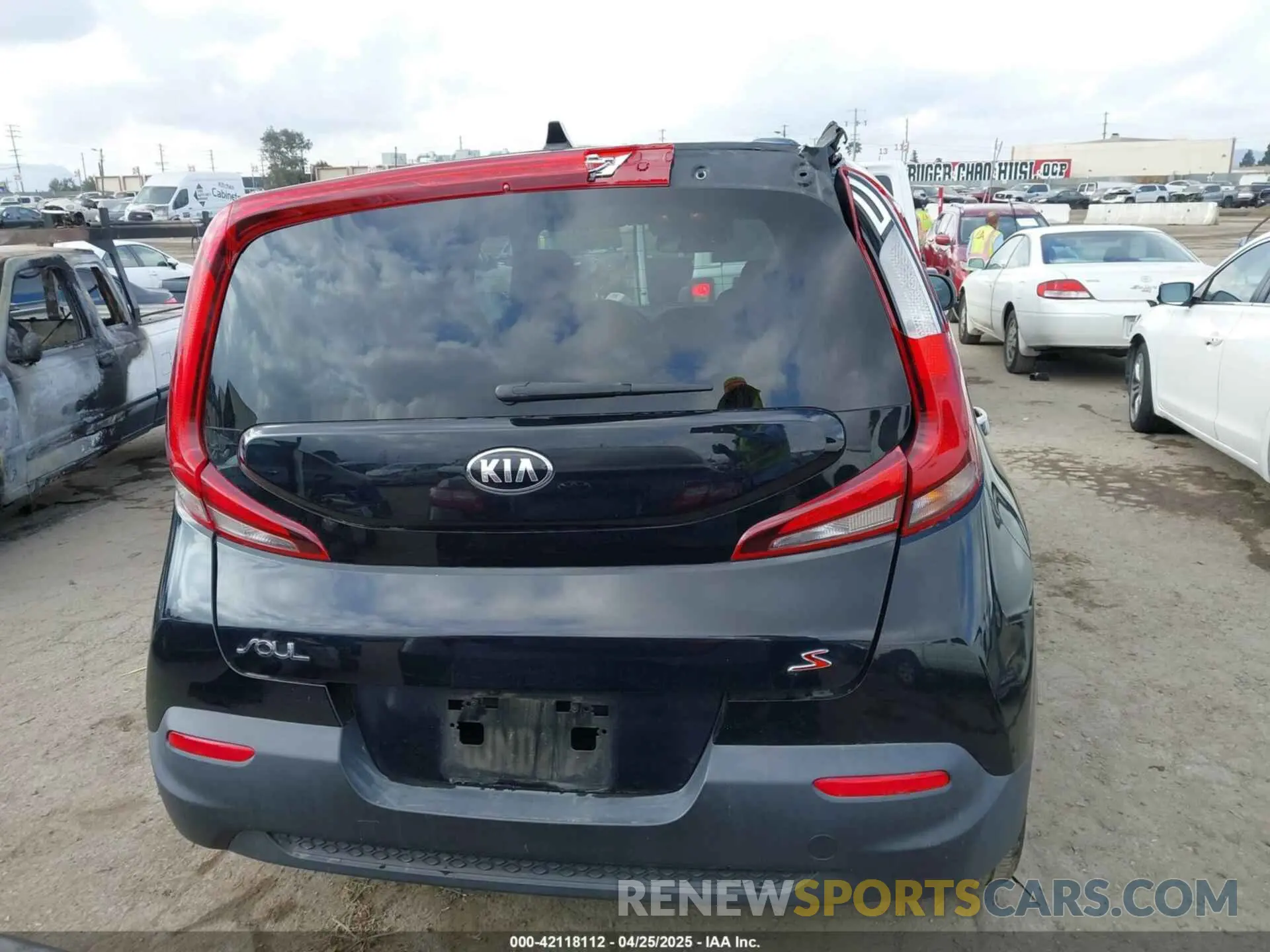 16 Photograph of a damaged car KNDJ23AU7M7126130 KIA SOUL 2021
